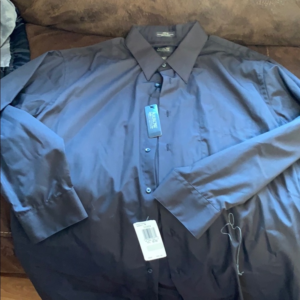NWT  Arrow very dark gray long sleeve shirt
